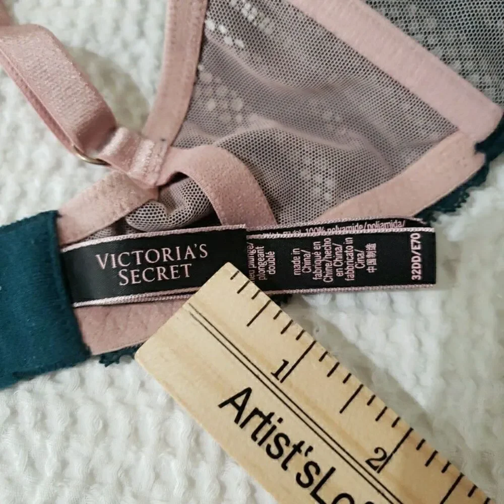 Victoria Secret Underwire Padded Plunge Bra Green Beige Lace Size 32DD
